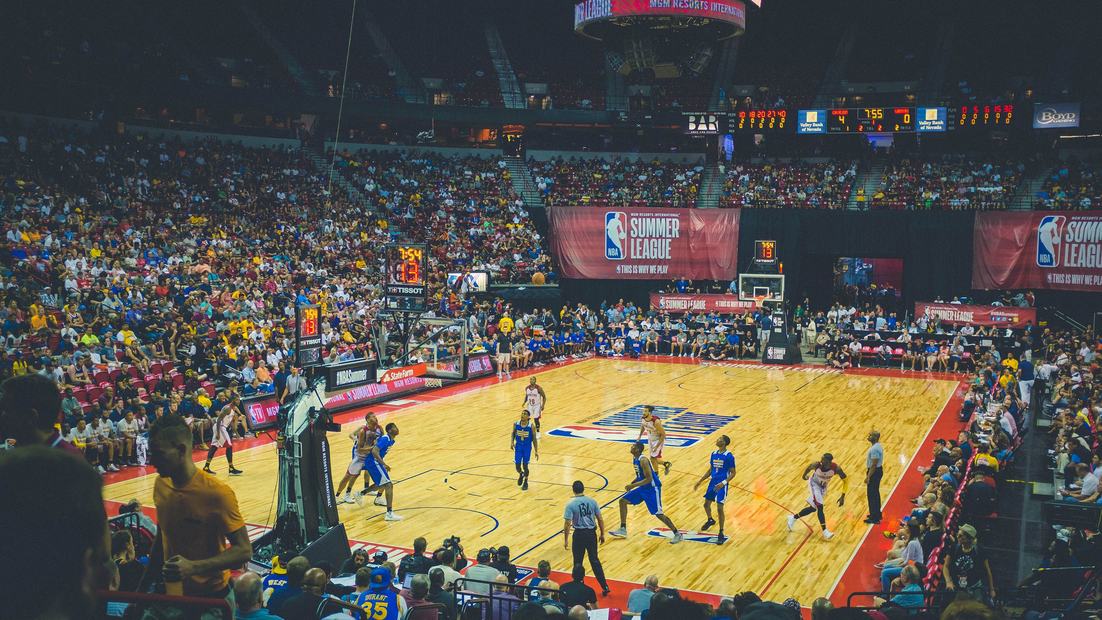 开云2026-哈登存在感拉满，灰熊单节暴打掘金！今日NBA两大看点，谁才是真巨头？